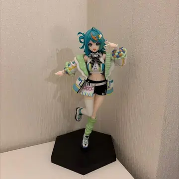 애니메이션 피규어 캐주얼 스타일