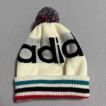 adidas 폼폼 포함 니트 모자