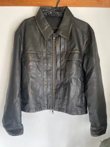 ZARA 박스 실루엣 가죽 자켓