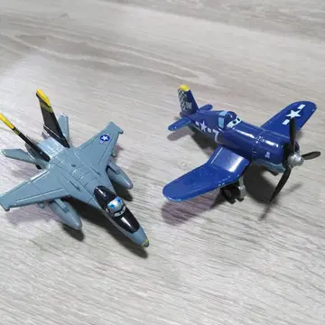 디즈니 토미카 전투기 미니카 2대 세트 그레이, 파랑