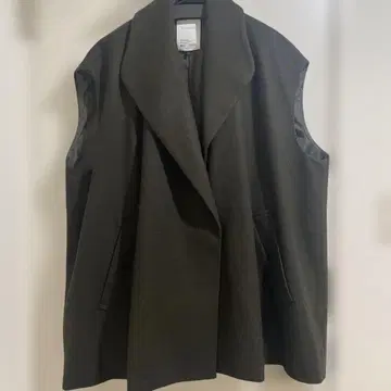 엘렌딕 오버 사이즈 슬리브리스 코트 브라운