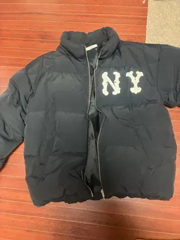 NY 로고 다운 자켓 블랙