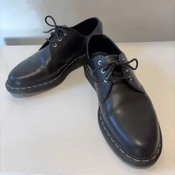 레어 닥터마틴 화이트 스티치 3홀 1461 27cm