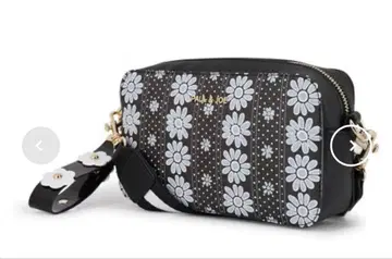 새상품 폴&조 액세서리 꽃 숄더백 정가 11000