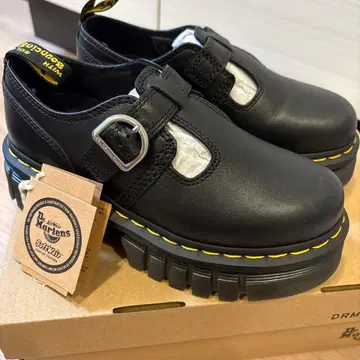 [ 23cm ] 닥터마틴 통굽 AUDRICK T BAR