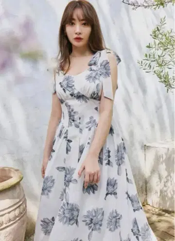 Herlipto Sunflower-Printed Midi Dress