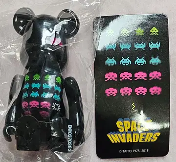 내부 가방 미개봉 베어브릭 100% 시리즈 37 스페이스 인베이더