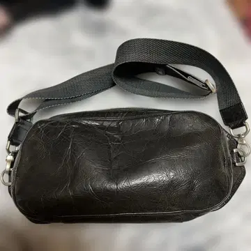 블랙 가죽 숄더백