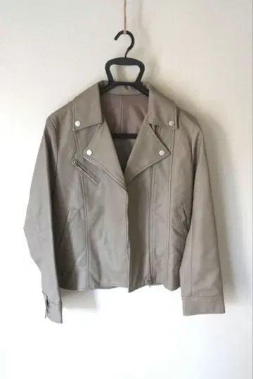 EMODA 베이지 더블 라이더 자켓 여성용