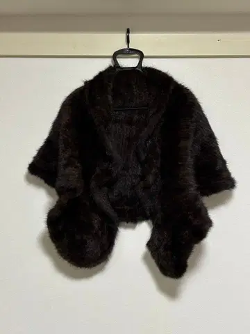 다크 브라운 퍼 숄