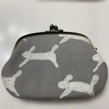 미나 페르호넨 가마구치 지갑