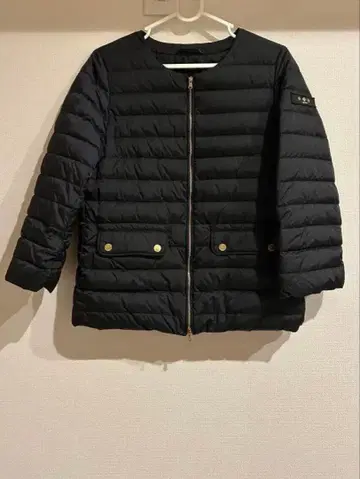 TATRAS 블랙 다운 자켓 노카라