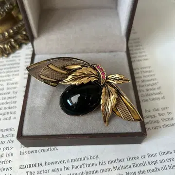 W. GERMANY 서독일제 앤티크 브로치 830