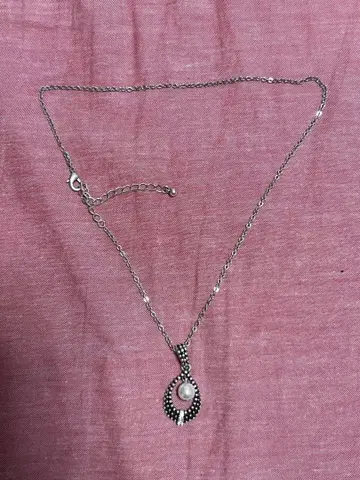 실버 펄 장식 목걸이