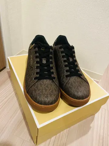 새상품 MICHAEL KORS 브라운 블랙 스니커즈