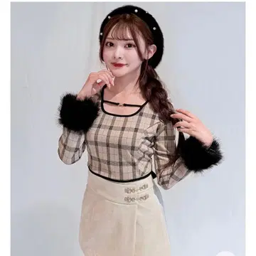 노마에 퍼 커프스 백리본 상의 베이지 체크