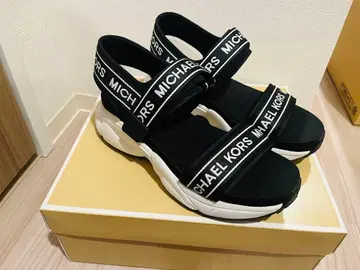 새상품 MICHAEL KORS 스포츠 샌들 블랙