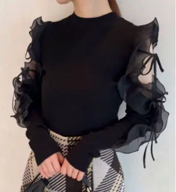 SNIDEL 프릴 슬리브 니트 풀오버