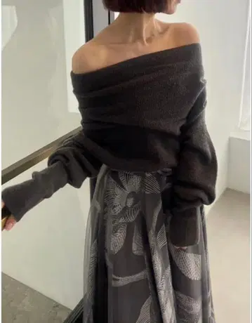 SNIDEL 루즈 오프숄더 니트 풀오버