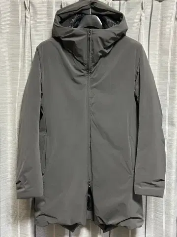 어태치먼트 3 레이어 후디드 다운 코트