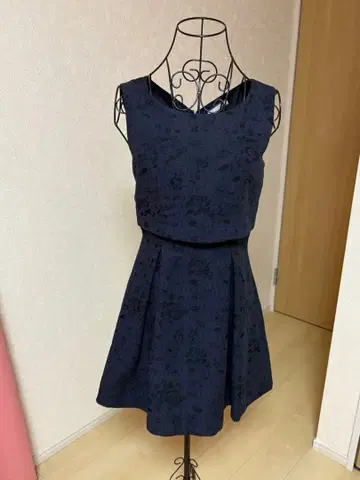 MIIA 네이비 원피스 라메 슬리브리스 세트 가디건