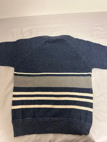 네이비 스트라이프 니트 스웨터
