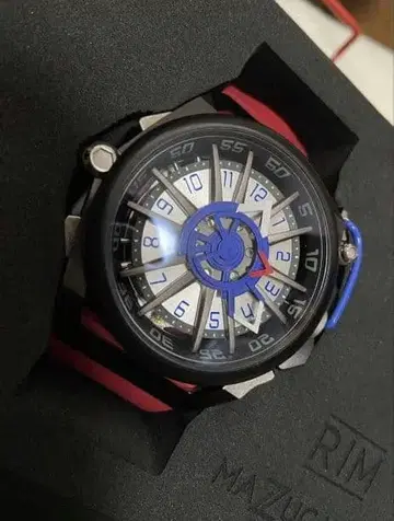 MAZZUCATO 마카토 리버서블 손목시계