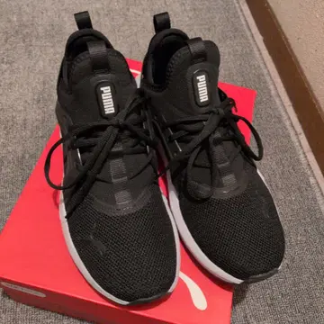 PUMA SOFTRIDE 블랙 스니커즈