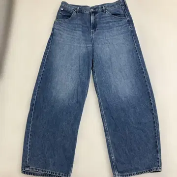 UNIQLO JEANS 바키 커브 진즈 32 (81.5) 최종 가격