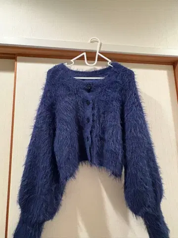 퍼풍 네이비 버튼 부착 가디건 S/M