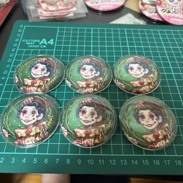 곡예사 로프트 크리스마스 캔뱃지 세트