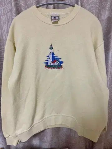 리 크림색 맨투맨 M 등대 자수