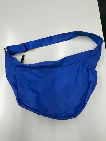 meltum 파랑 숄더백