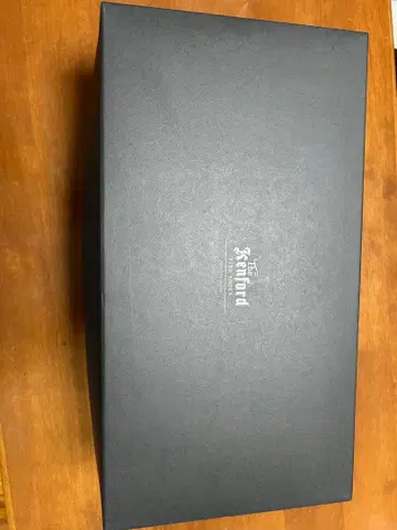 The Kenford 블랙 가죽 로퍼