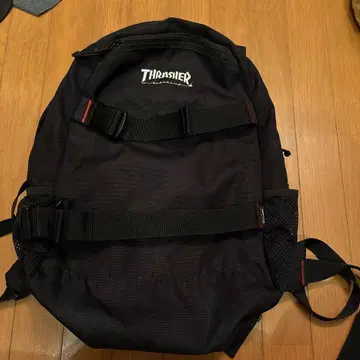 THRASHER 블랙 백팩