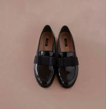 23.5cm [ 미사용 새상품 ] OHGA 리본 로퍼