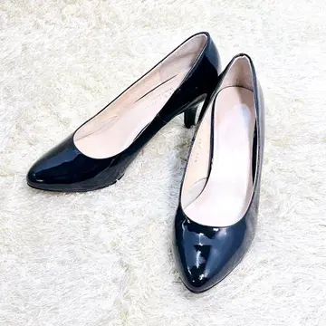 새상품급 리즈 라피네 펌프스 에나멜 핀힐 다크 네이비 23.5cm