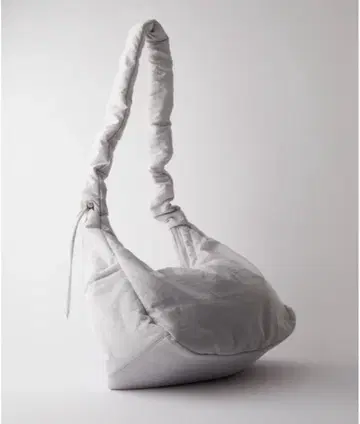 clel 발수 나일론 빅 개더 숄더백