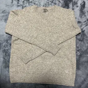 CK 베이지 스웨터