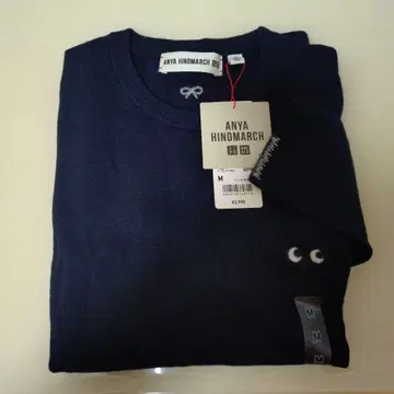 유니클로/아냐 힌드마치 콜라보 메리노 크루넥 스웨터