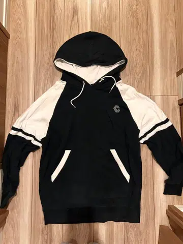 CRONOS 후드 부착 후드티 블랙/화이트