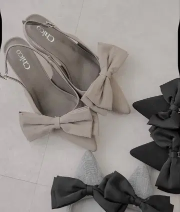 Chico 탈부착 리본 힐 펌프스