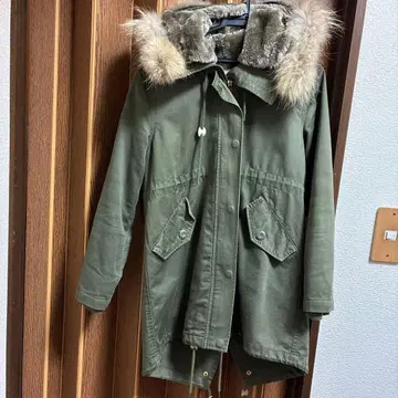 LOWRYS FARM 퍼 달린 모즈 코트