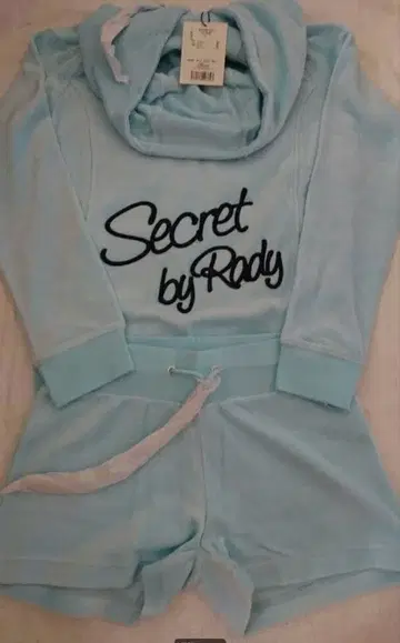 Rady 후드 부착 숏팬츠 세트 스카이블루 새상품