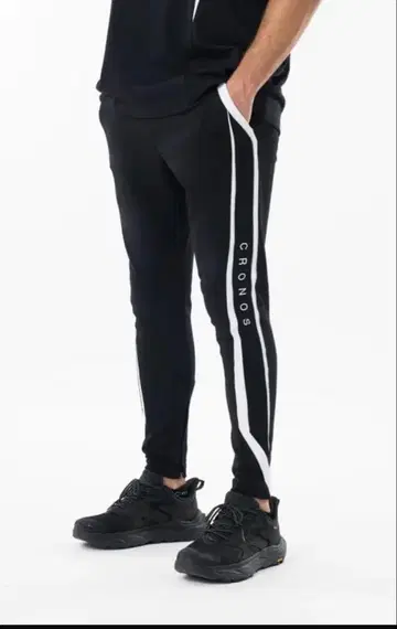 CRONOS 블랙 조거 팬츠 가격 인하 있음