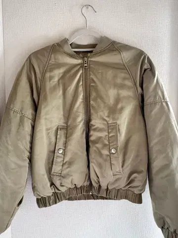 ZARA 카키 MA-1 자켓