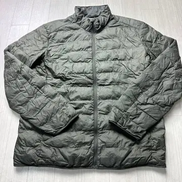 유니클로 울트라 라이트 다운 자켓 L 밀리터리 그린