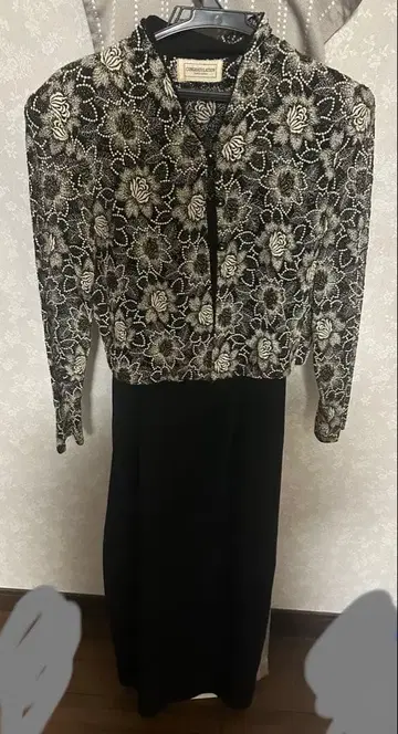 꽃무늬 레이스 셋업 블랙과 화이트