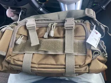 카키 나일론 바디백