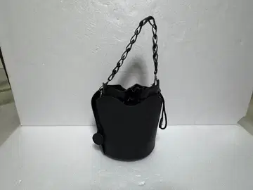 버킷형 숄더백 블랙
